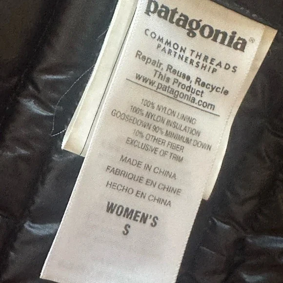 Patagonia Ultralight Down Vest Size Small Black Excellent Condition! - Picture 8 of 9